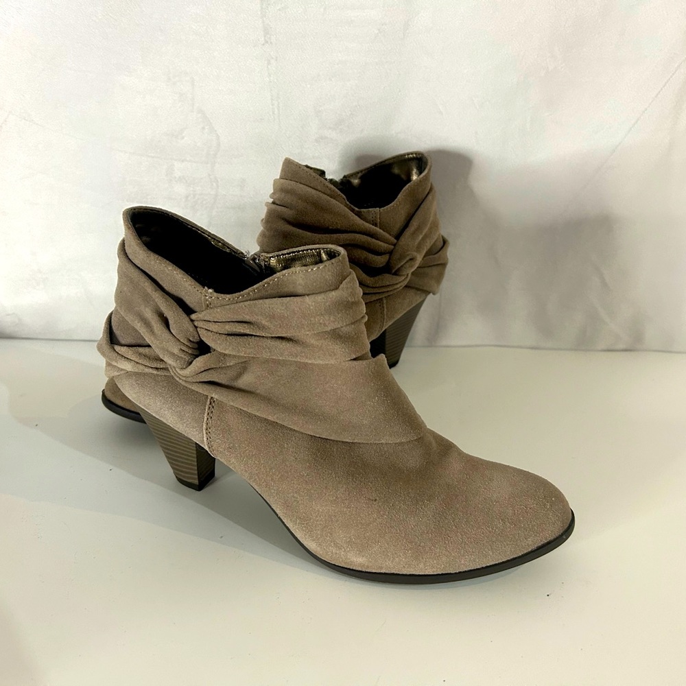 Suede Tam Booties Like New Size 9